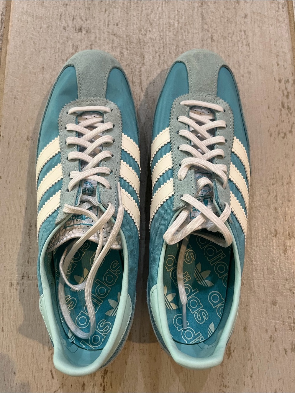 adidas Teal & White Classic Low-Top Sneakers size 8